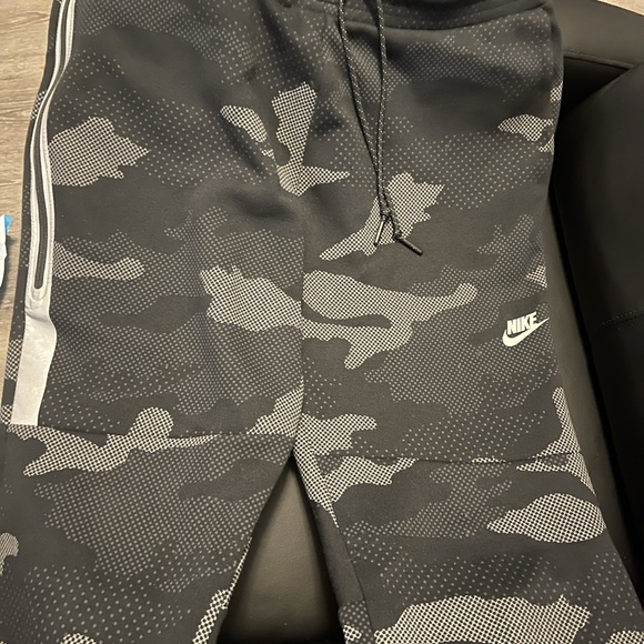 RARE Nike Flash Hero Tech fleece Camo joggers